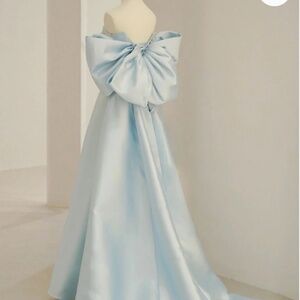 Light Sky Blue Maxi Prom Dress (With Bow)